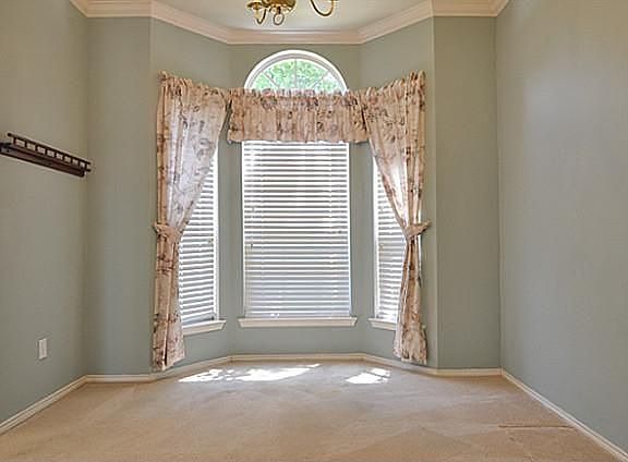 5th image of 2808 Vail Dr