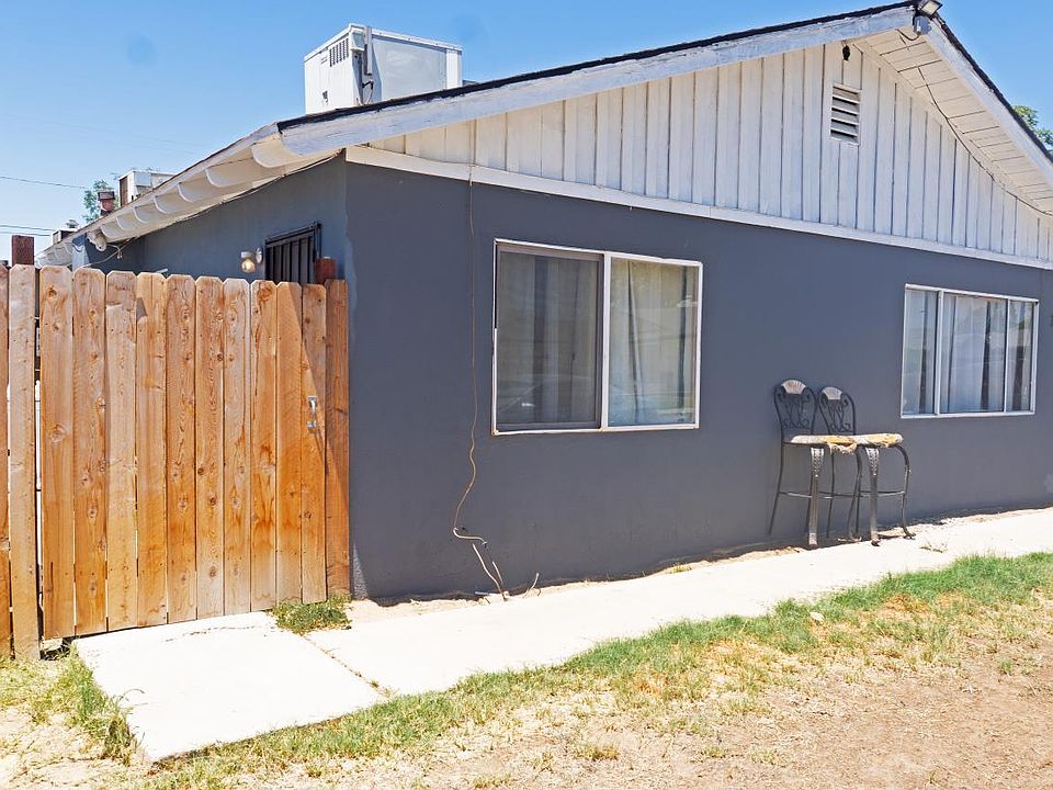 1st image of 713 Iris St