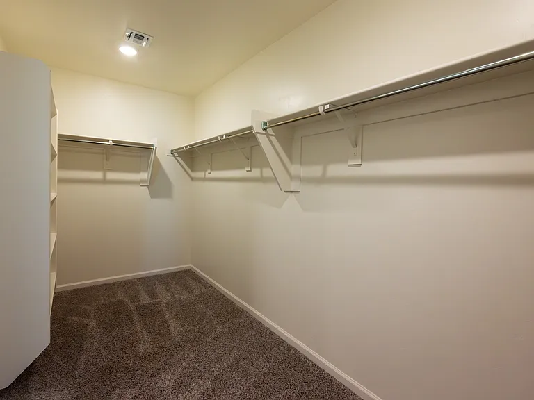 10410 W Robertson St — Photo 19