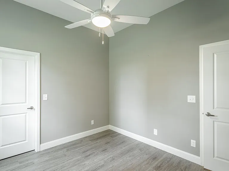578 Strong Ave — Photo 25