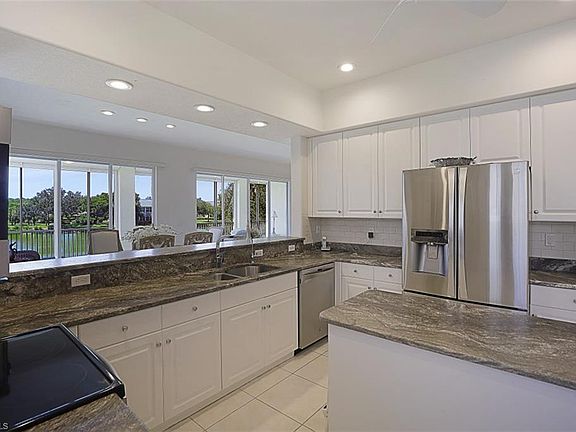 5th image of 562 Vintage Reserve Ln #20-C