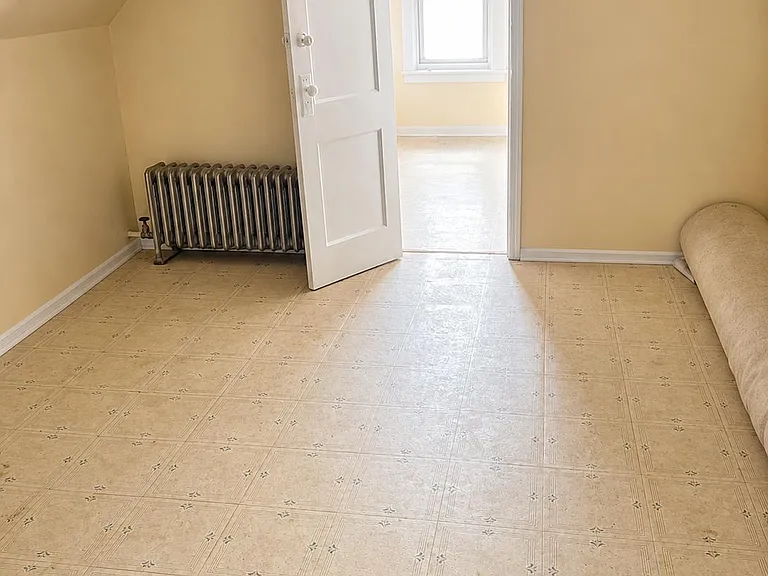 121 W 57th St #2 — Photo 3