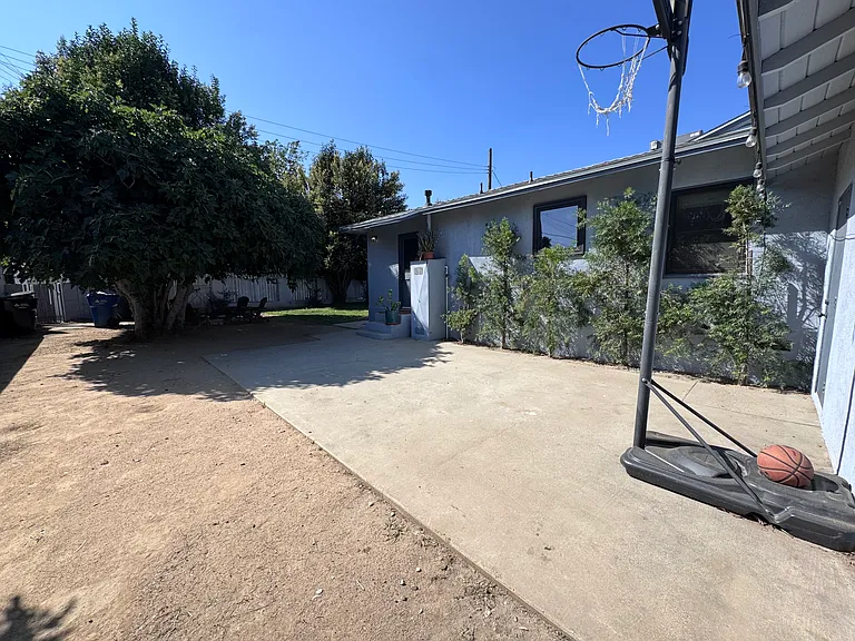 2045 Armour St — Photo 31