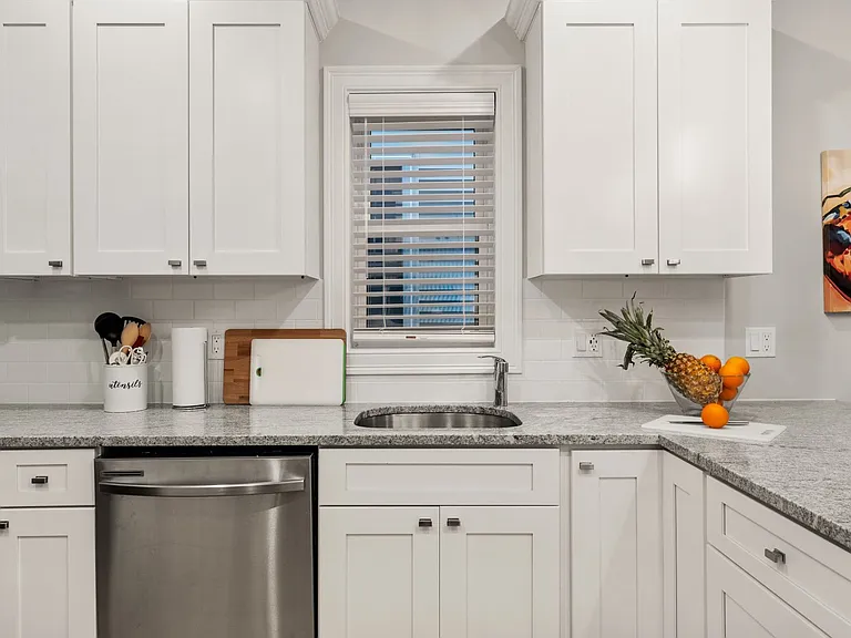 86 Marine Rd #4 — Photo 8