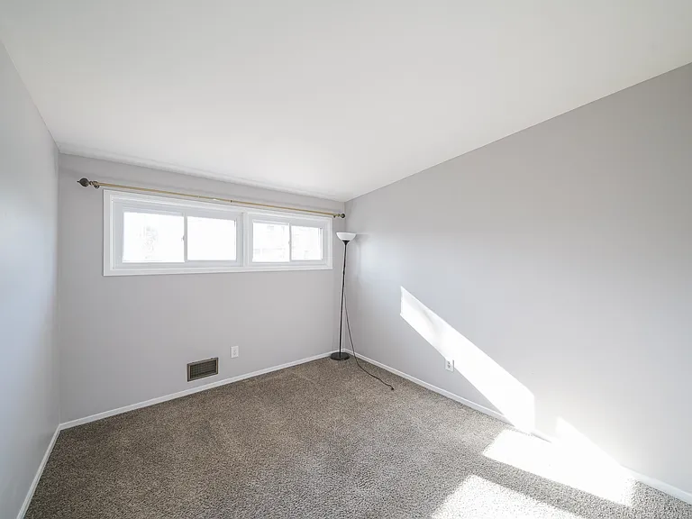 2303 Pinneberg Ave — Photo 30