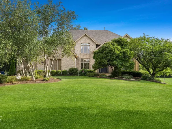 (undisclosed Address), St Charles, IL 60175