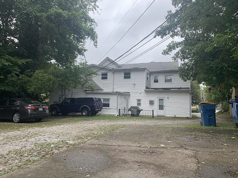 416 E 2nd St — Photo 93