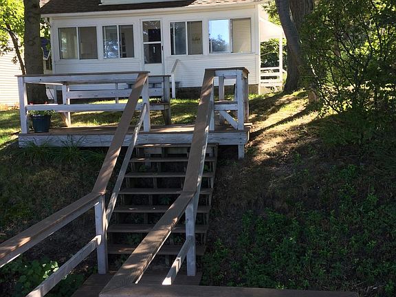 3rd image of 2517 Lakefront Dr