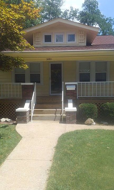 1st image of 2105 State St