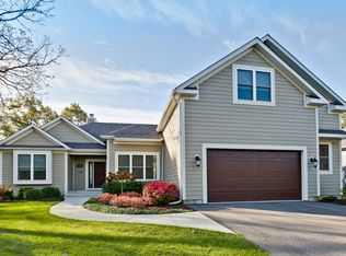 12415 Quassey Ave, Lake Bluff, IL 60044