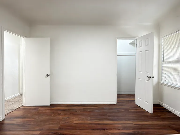 2021 Pine Ave #1 — Photo 12