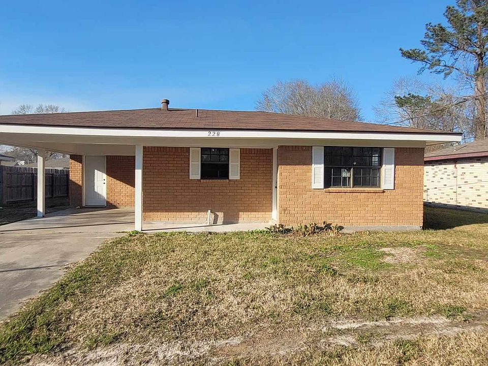 1st image of 228 Bradford Dr