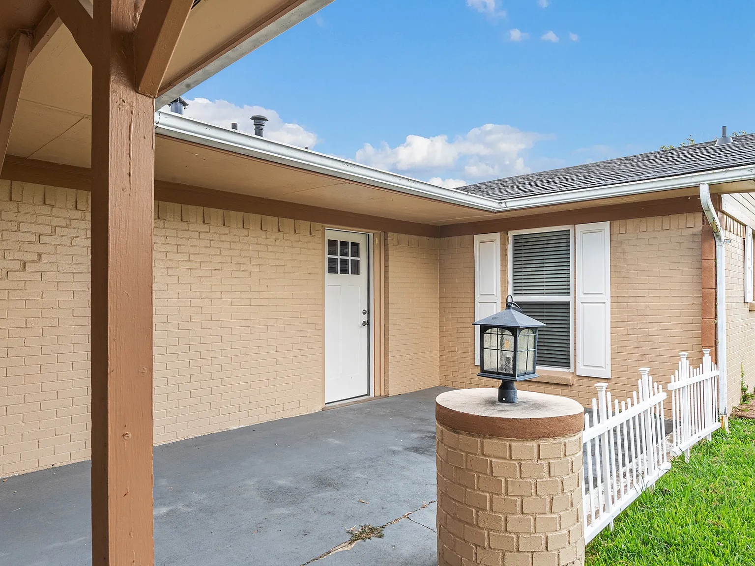 3 bed, 1274 sqft, $1,850 — Photo 3