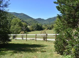 19 Woodcrest Cir, Franklin, NC 28734