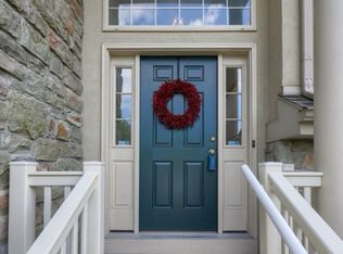 637 Royal View Dr, Lancaster, PA 17601