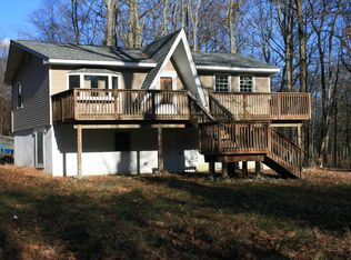 108 Beaver Ct, Dingmans Ferry, PA 18328