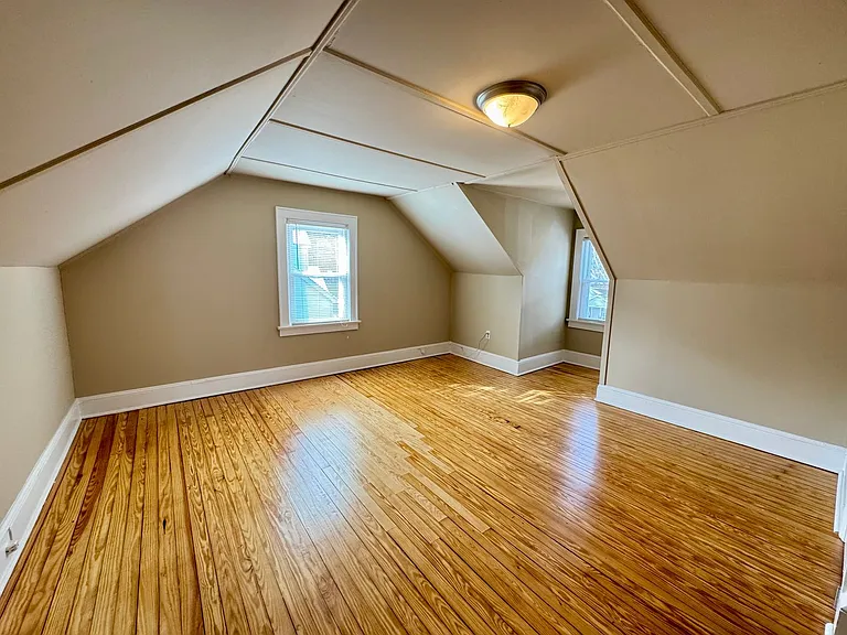 626 N Lunenburg Ave — Photo 10