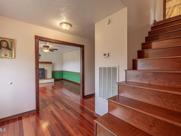 5th image of 207 Pleasant View Rd