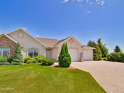 2433 Augusta Dr, Grand Forks, ND, 58201