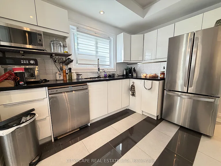 135 Bonham Blvd #UPPER — Photo 17