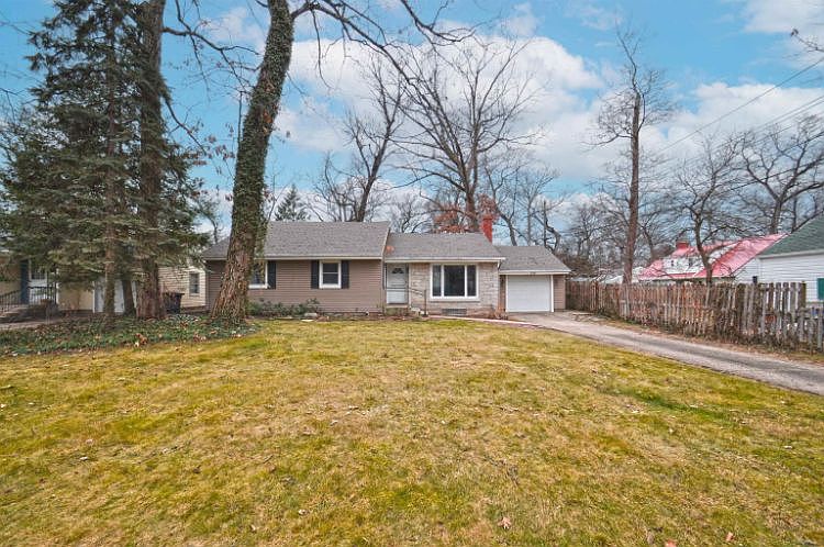 1st image of 233 Devonshire Dr