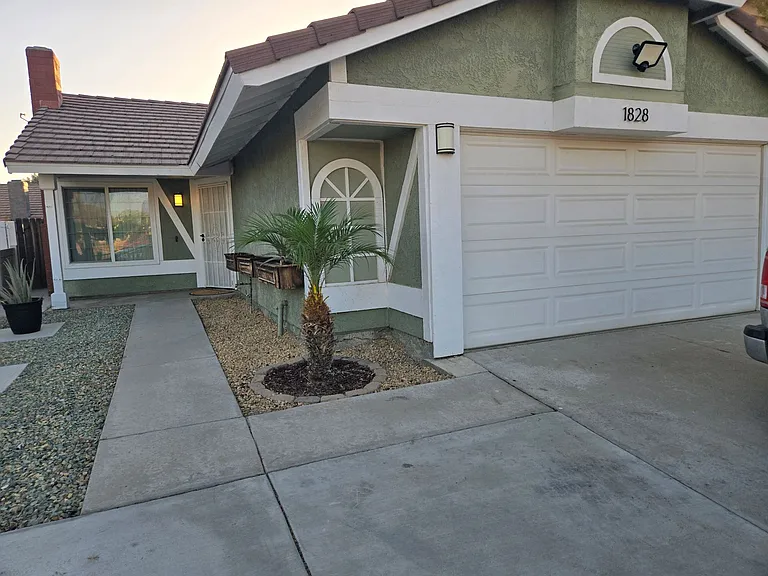 1828 Springtree Dr — Photo 2