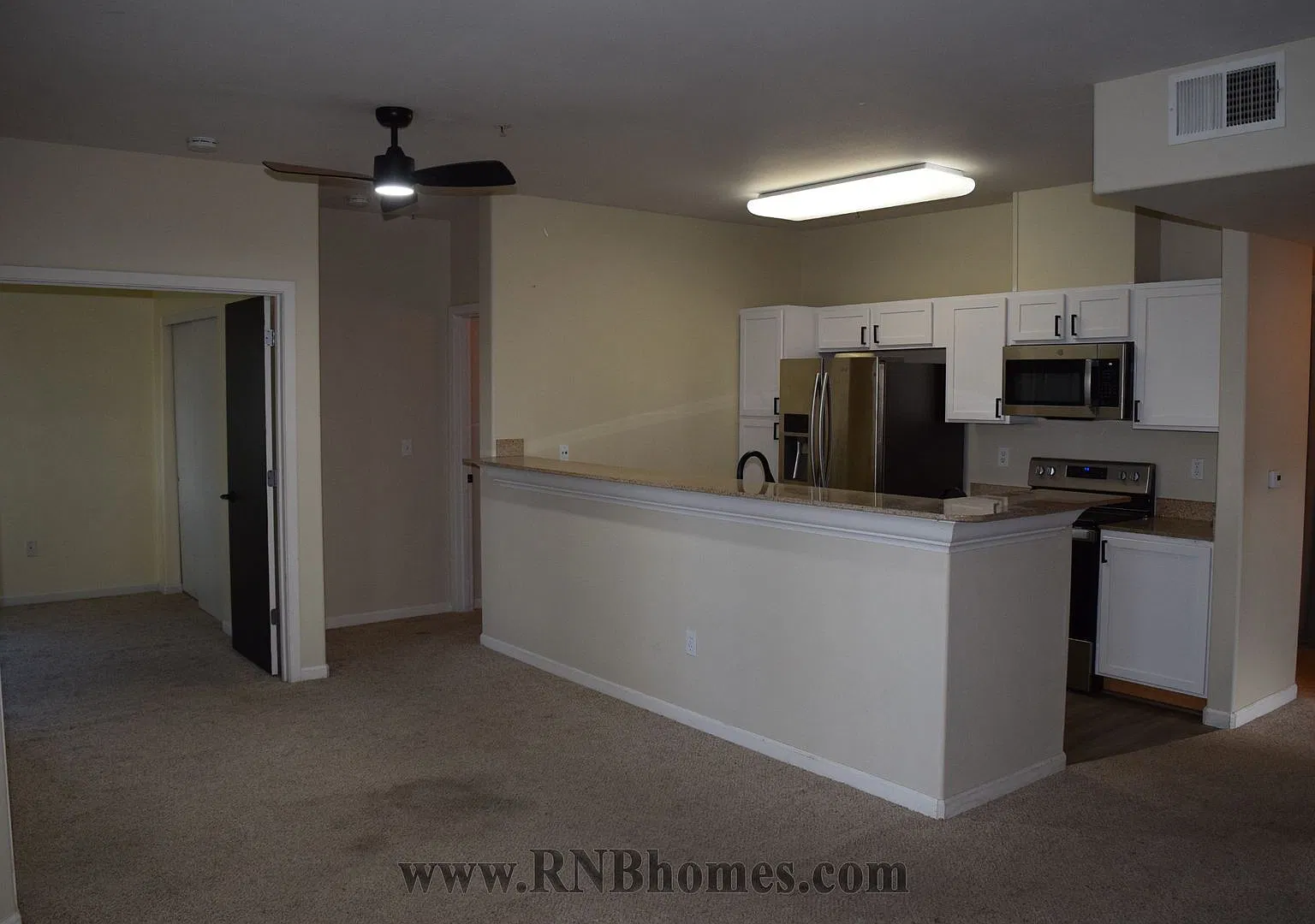4200 E Commerce Way — Photo 4
