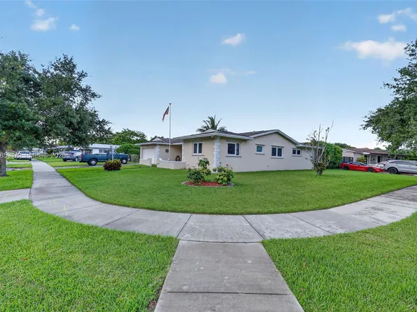 18543 SW 91st Ave, Cutler Bay, FL 33157