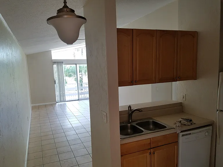 1956 Golfview Ave — Photo 12
