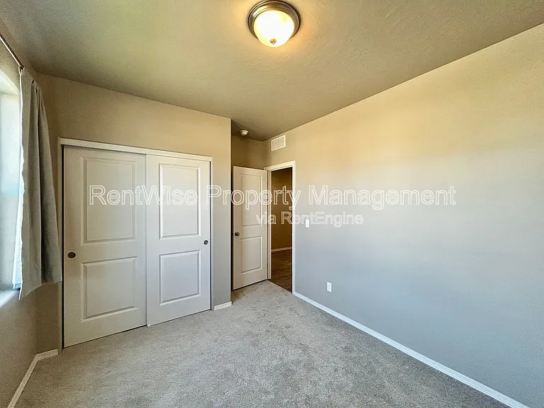1309 S Jupiter Ave — Photo 13