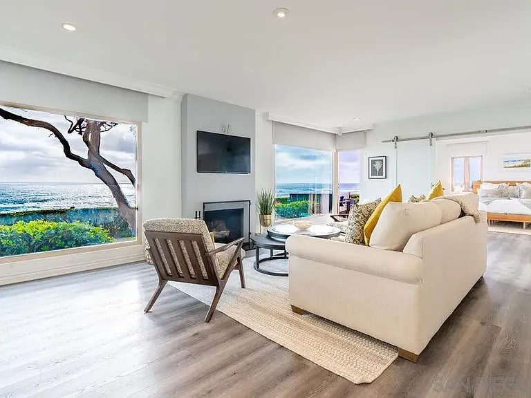 6529 Neptune Pl — Photo 2