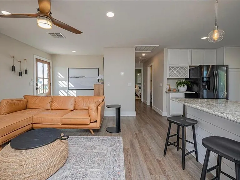 7 Lauderdale Dr — Photo 15