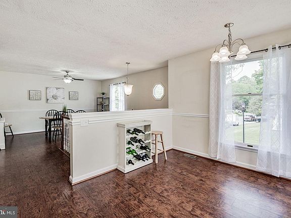 4th image of 7782 Lakeland Ave