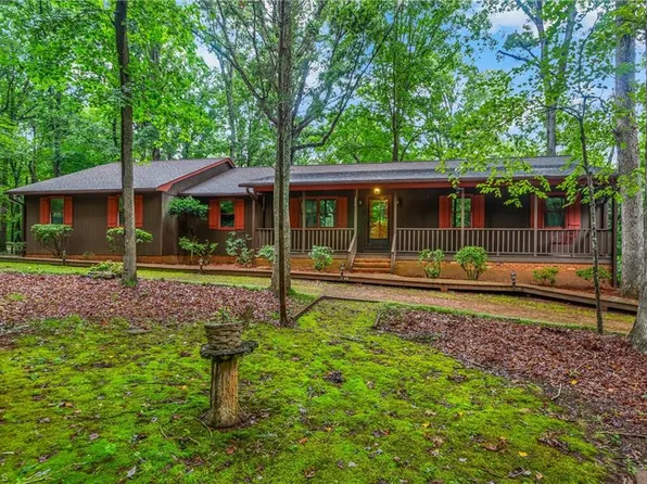 495 Maverick Rd, Kernersville, NC 27284