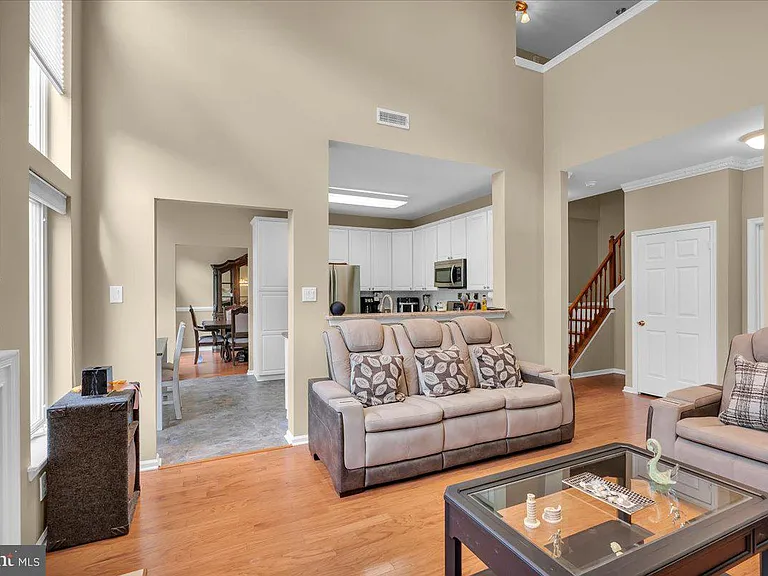 1202 Champlain Dr — Photo 12