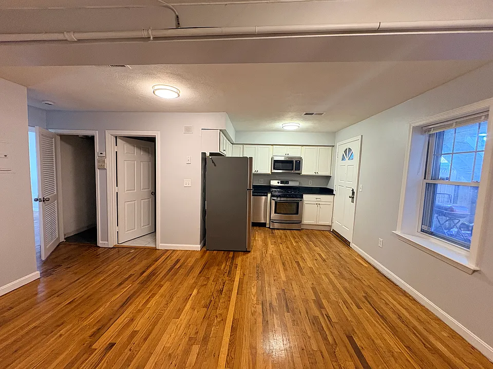 34 Hawthorne St #1
