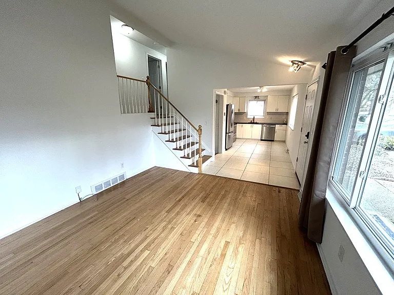 118 W Lawrence Ave — Photo 15