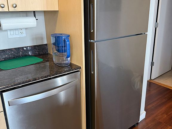 5th image of 235 W Van Buren St Unit 2314