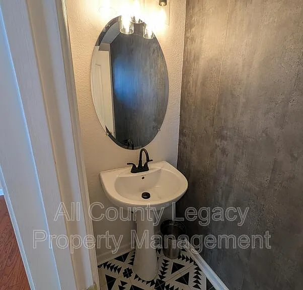 1928 Shawn Wayne Cir SE — Photo 4