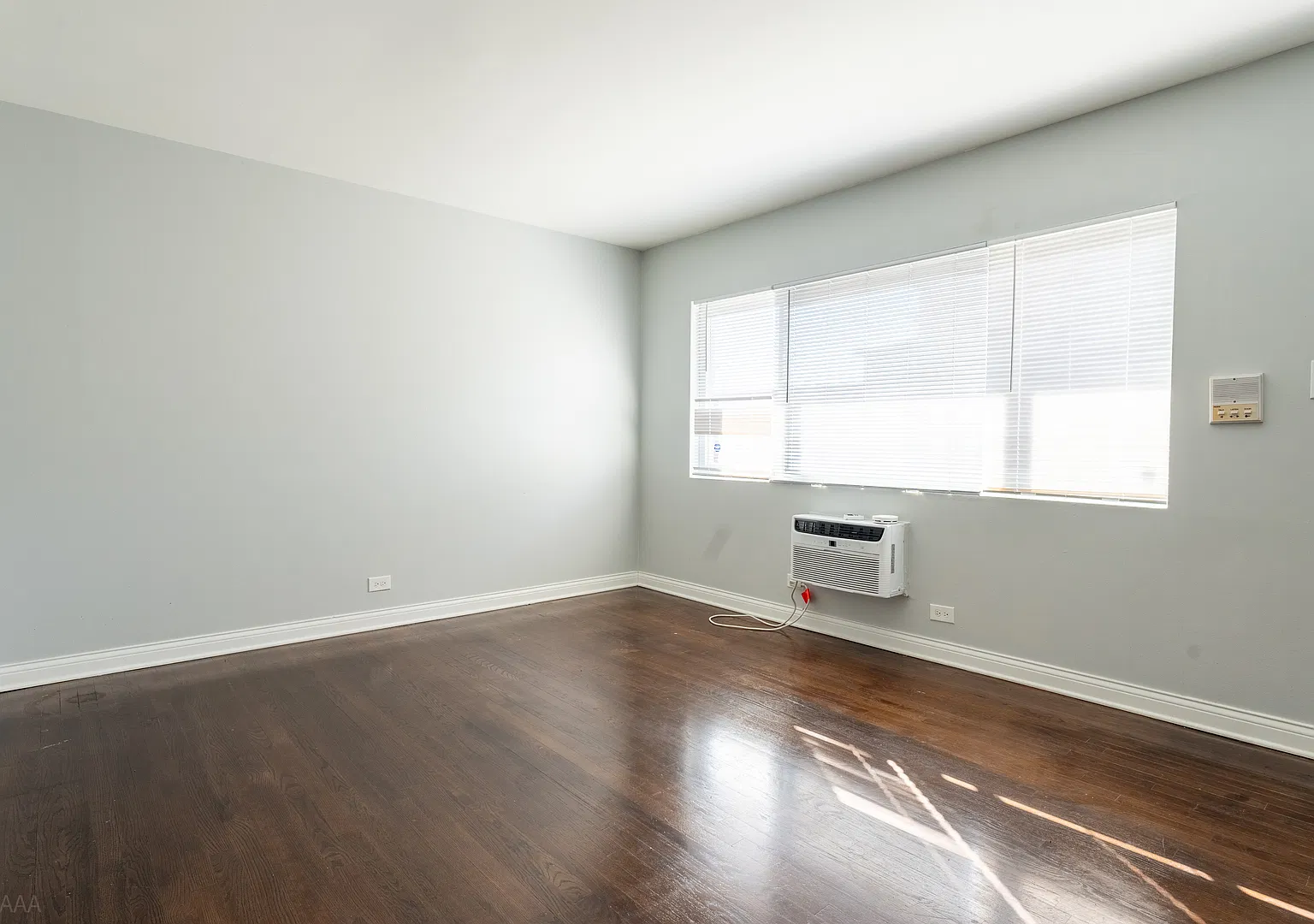 1 bed, 700 sqft, $1,150 — Photo 2