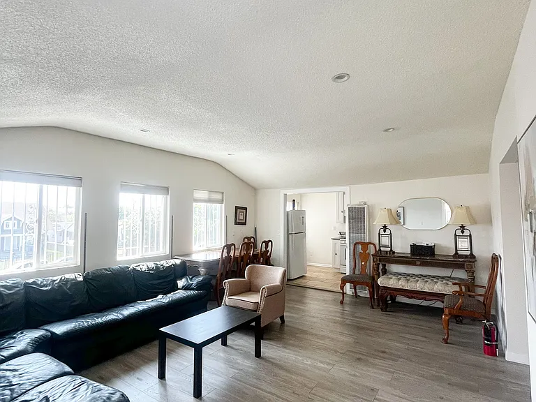 4817 S Gramercy Pl #4 — Photo 3