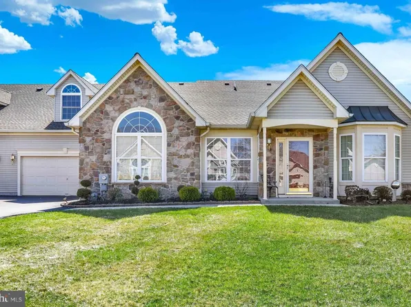 240 Shady Brook Dr #270, Langhorne, PA 19047