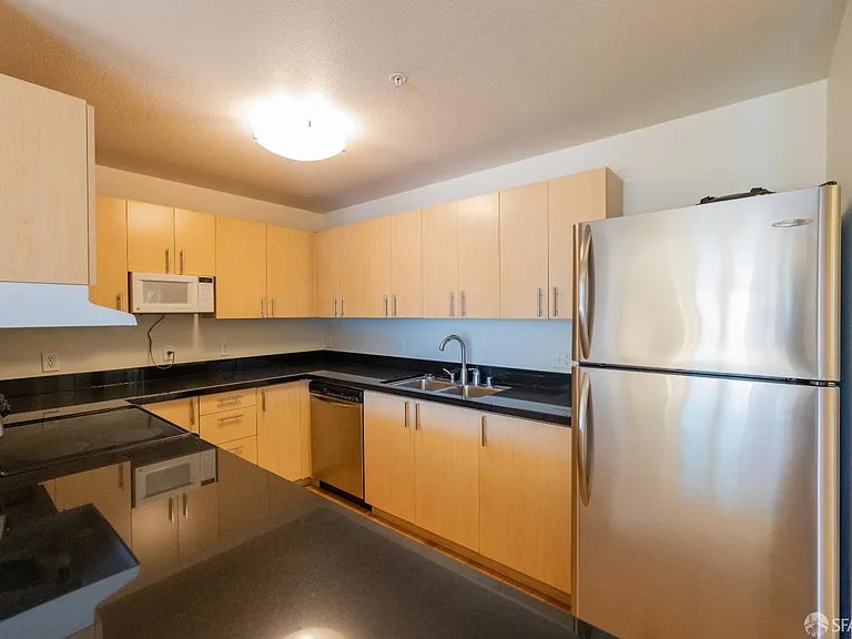88 King St #606 — Photo 6