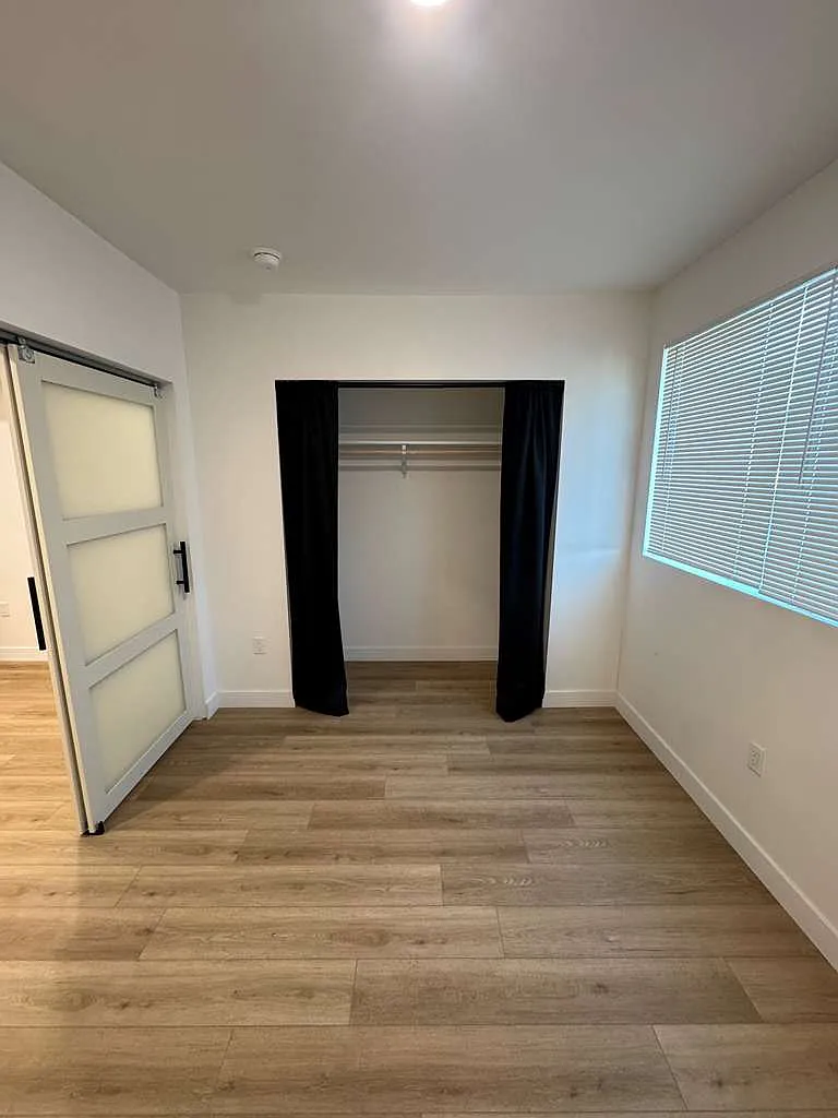 Studio, 330 sqft, $1,800 — Photo 2