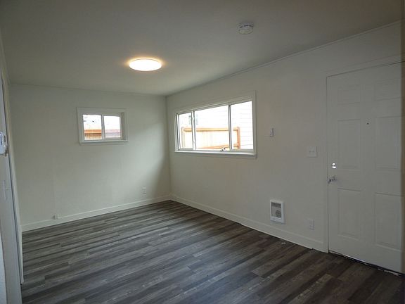 5th image of 2083-2085 University St SE #2083
