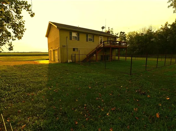 6219 S 1900th Rd, Walker, MO 64790