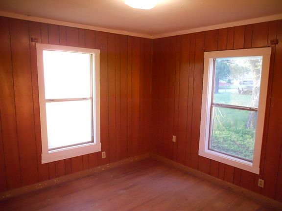 5th image of 1105 N Avenue I