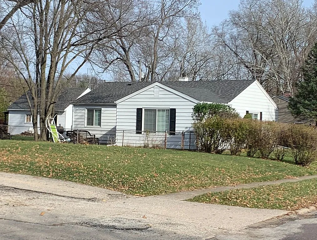 113 Radisson Rd photo 1
