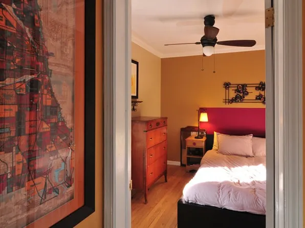 4240 N Clarendon Ave #205, Chicago, IL 60613
