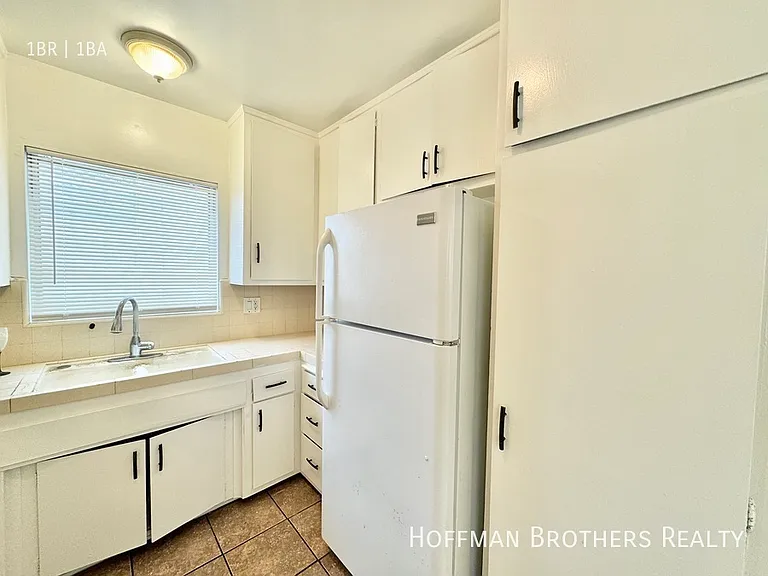 214 E Hazel St #2 — Photo 6